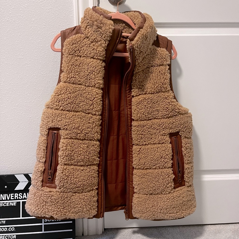 Tuckernuck 2-way Sherpa Vest